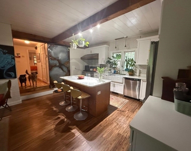 11 Hobbs - Photo Thumbnail 1