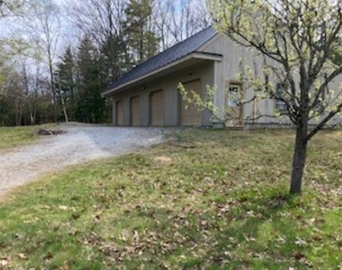 338 East Washington - Photo Thumbnail 2