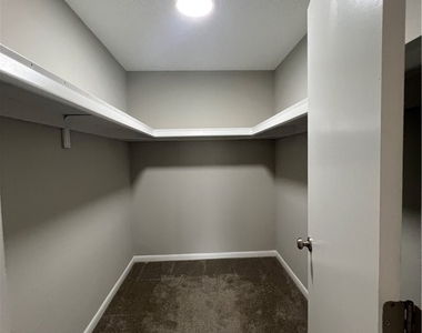 639 Se 13th Avenue - Photo Thumbnail 9