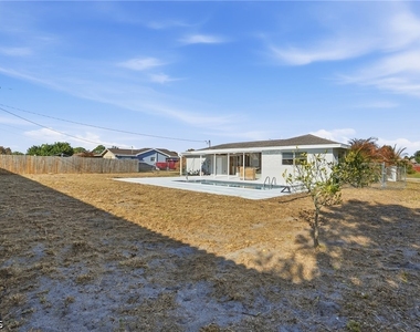 312 Hollywood Street - Photo Thumbnail 7
