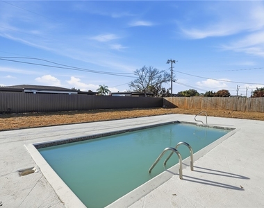 312 Hollywood Street - Photo Thumbnail 34