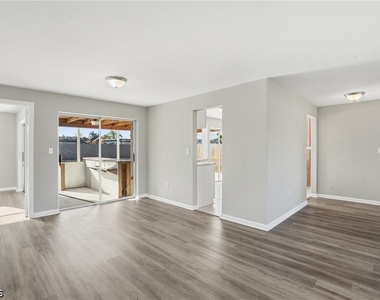 312 Hollywood Street - Photo Thumbnail 18