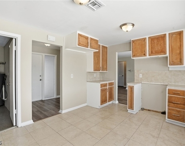 312 Hollywood Street - Photo Thumbnail 20