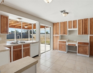 312 Hollywood Street - Photo Thumbnail 21