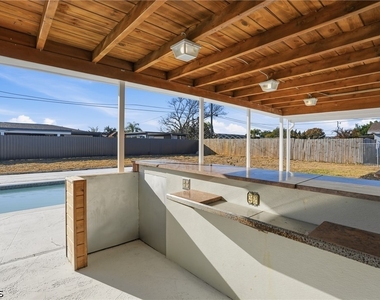 312 Hollywood Street - Photo Thumbnail 1