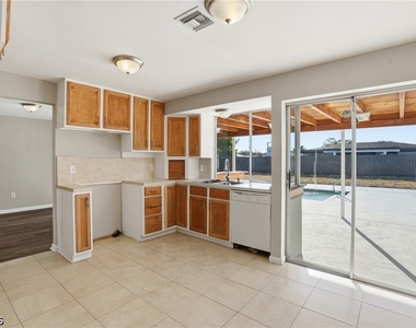 312 Hollywood Street - Photo Thumbnail 19