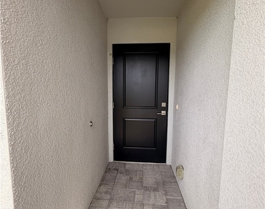 233 Sw 47th Terrace - Photo Thumbnail 2