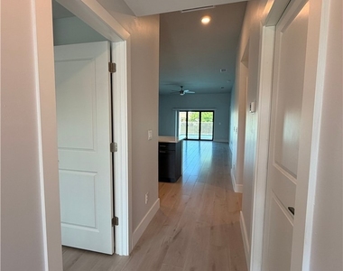 233 Sw 47th Terrace - Photo Thumbnail 5
