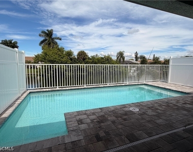 233 Sw 47th Terrace - Photo Thumbnail 27