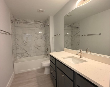 233 Sw 47th Terrace - Photo Thumbnail 9