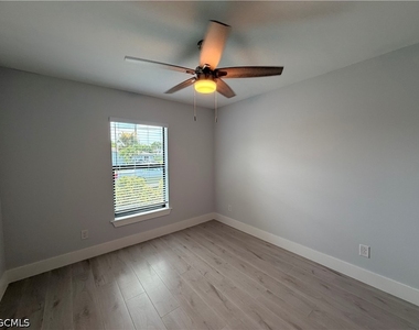 233 Sw 47th Terrace - Photo Thumbnail 4