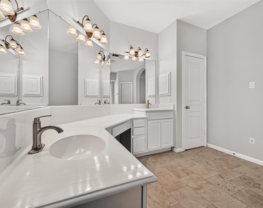 11811 Sunset Lake Court - Photo Thumbnail 25