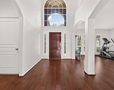 11811 Sunset Lake Court - Photo Thumbnail 3