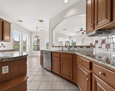 11811 Sunset Lake Court - Photo Thumbnail 19