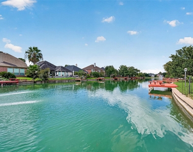 11811 Sunset Lake Court - Photo Thumbnail 46