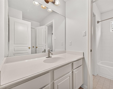 11811 Sunset Lake Court - Photo Thumbnail 31