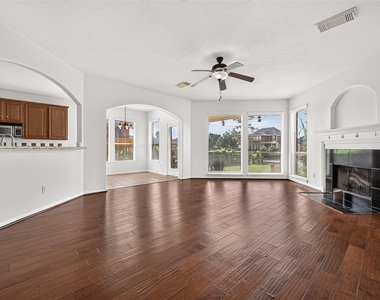 11811 Sunset Lake Court - Photo Thumbnail 8