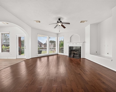 11811 Sunset Lake Court - Photo Thumbnail 9