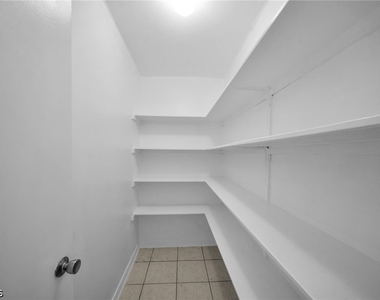 4824 Lucaya Drive - Photo Thumbnail 5