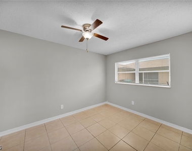 4824 Lucaya Drive - Photo Thumbnail 12