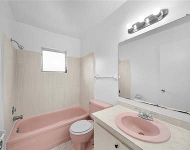 4824 Lucaya Drive - Photo Thumbnail 14