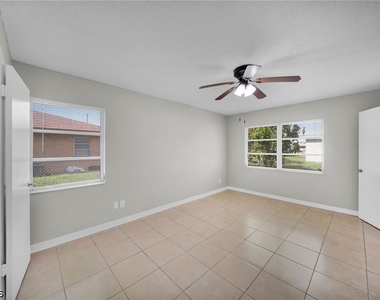 4824 Lucaya Drive - Photo Thumbnail 7