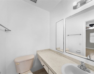 4824 Lucaya Drive - Photo Thumbnail 11