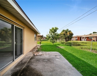 4824 Lucaya Drive - Photo Thumbnail 15