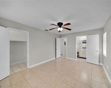 4824 Lucaya Drive - Photo Thumbnail 8
