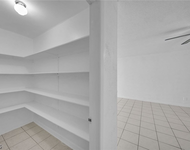 4824 Lucaya Drive - Photo Thumbnail 6
