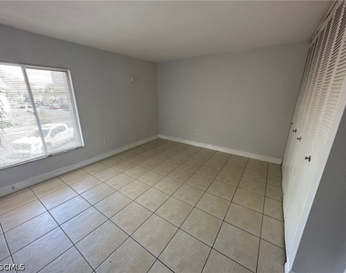 1830 Maravilla Avenue - Photo Thumbnail 6