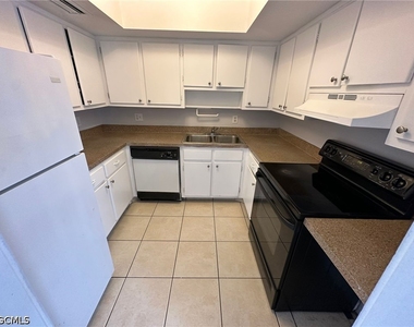 1830 Maravilla Avenue - Photo Thumbnail 4