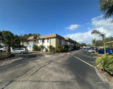 1830 Maravilla Avenue - Photo Thumbnail 18