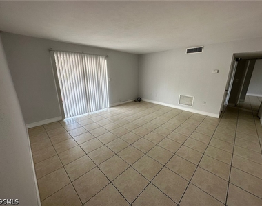 1830 Maravilla Avenue - Photo Thumbnail 3