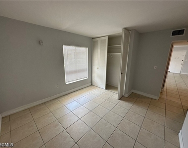 1830 Maravilla Avenue - Photo Thumbnail 10