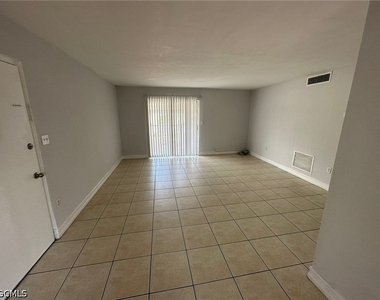 1830 Maravilla Avenue - Photo Thumbnail 5