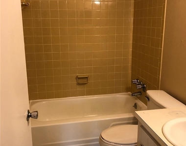 1830 Maravilla Avenue - Photo Thumbnail 7