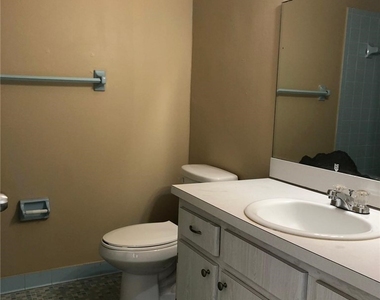 1830 Maravilla Avenue - Photo Thumbnail 13