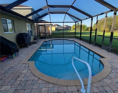 18141 Horizon View Boulevard - Photo Thumbnail 12
