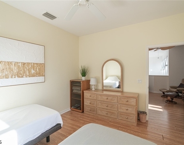 13841 Lake Mahogany Boulevard - Photo Thumbnail 35