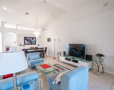 13841 Lake Mahogany Boulevard - Photo Thumbnail 11