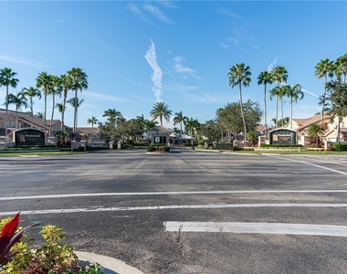 13841 Lake Mahogany Boulevard - Photo Thumbnail 32