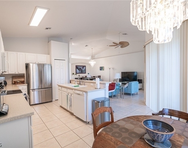 13841 Lake Mahogany Boulevard - Photo Thumbnail 10