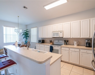 13841 Lake Mahogany Boulevard - Photo Thumbnail 3