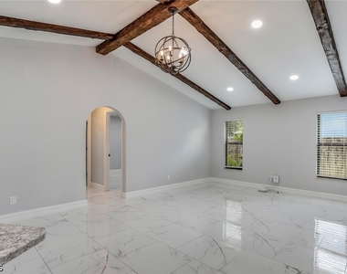 1201 Se 16th Terrace - Photo Thumbnail 7