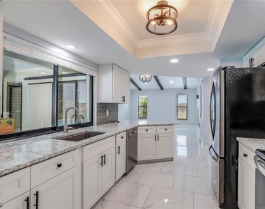 1201 Se 16th Terrace - Photo Thumbnail 5