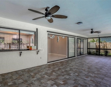 1201 Se 16th Terrace - Photo Thumbnail 19