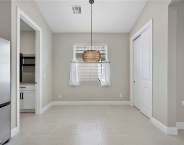 15927 Mulrion Boulevard - Photo Thumbnail 7