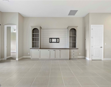 15927 Mulrion Boulevard - Photo Thumbnail 13
