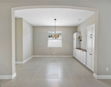 15927 Mulrion Boulevard - Photo Thumbnail 11